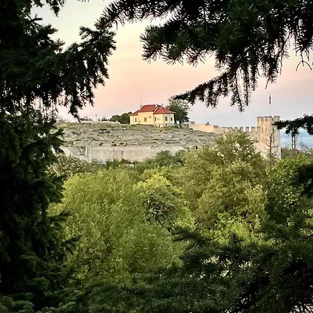 Queens царица 3*